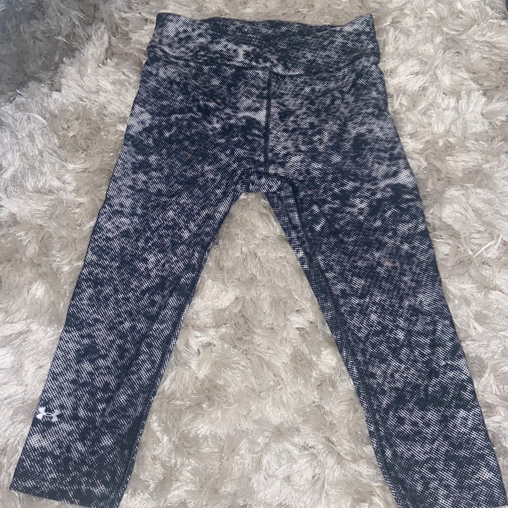 Cropped compression under armor leggings
